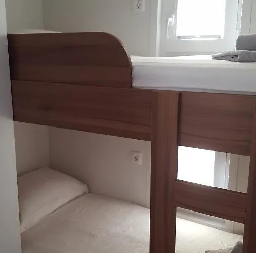 Hausboot - Floating House Sofia بوتيل بولا