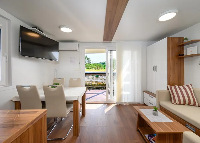 Hausboot - Floating House Sofia بوتيل بولا