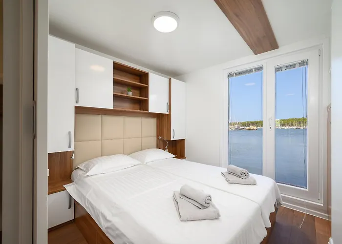 بوتيل Hausboot - Floating House Sofia