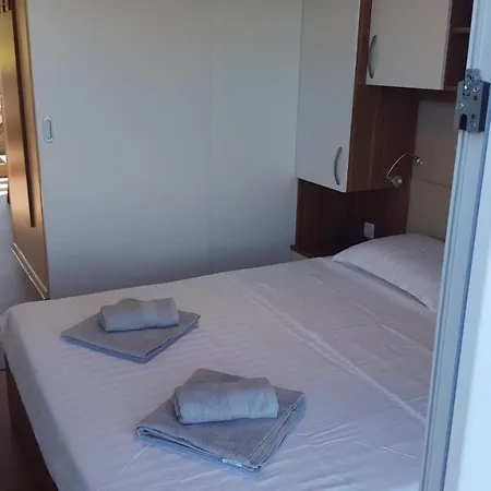 House Boat - Floating House Sofia Pula