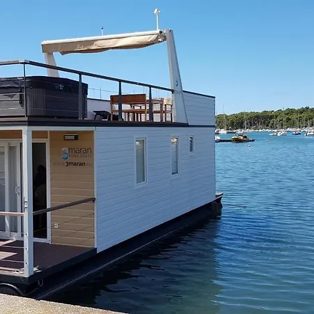 Botel Hausboot - Floating House Sofia Pola