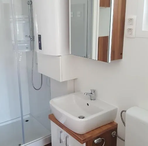 Hausboot - Floating House Sofia Hotel en barco