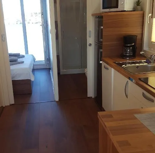 Hotel en barco Hausboot - Floating House Sofia Pula