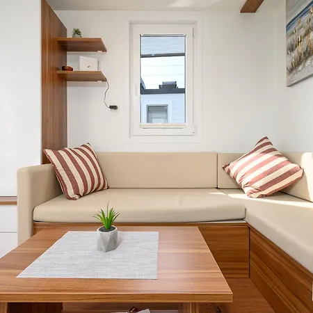 보트호텔 Hausboot - Floating House Sofia *